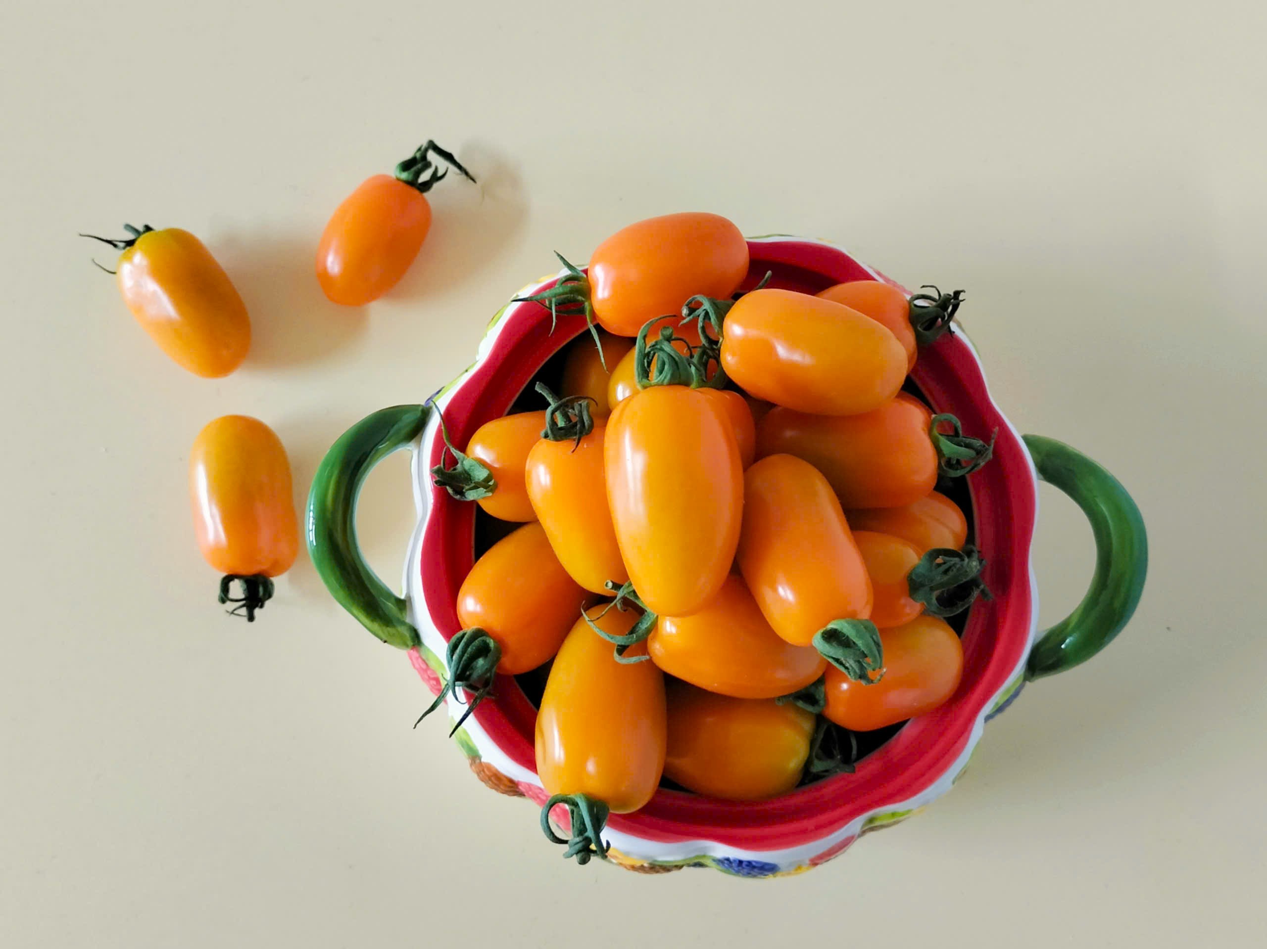 Cà Chua Cherry Cam Sữa