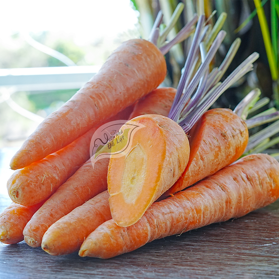 Cà Rốt Cọng Tím